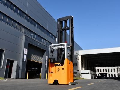 Seated Type 3-Way Electric Pallet Stacker: Maximizing Warehouse Space and Efficiency