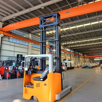 48V Reach Truck 2000kg CQDE20-65S Easy and Precise Operation Electric Powered Reach Forklift