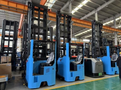 Electric Forklift: Efficient Password for Storage and Turnover in the Snack Industry