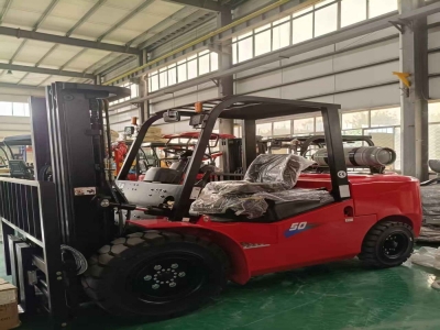 LPG forklifts, a mainstream choice for material handling in warehousing and logistics
