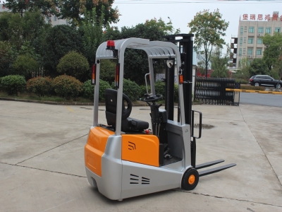 3-Wheel Electric Forklift: The Smart Solution for Narrow Warehouse Operation