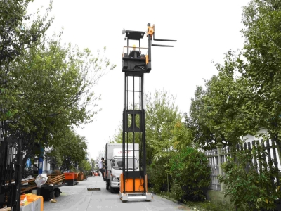 Man-up Type 3-way Electric Pallet Stacker: Preferred Equipment for Warehouse Storage