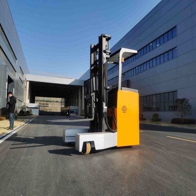 4-Directional Reach Truck CQDS20-60S Multi Directional Electric Forklift 48V Battery Powered Equipments